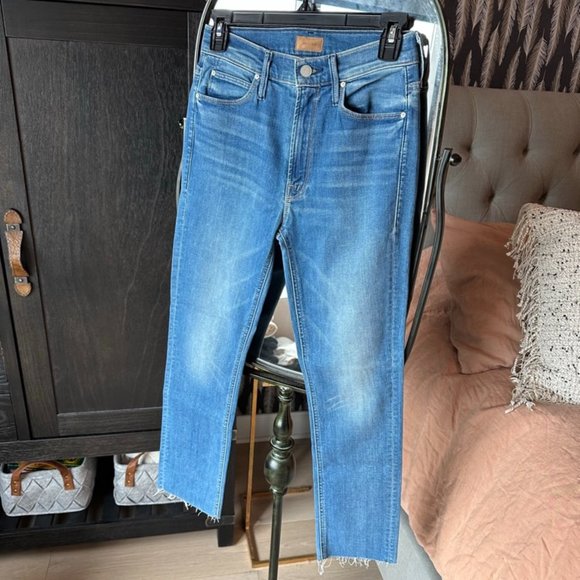 MOTHER Denim - Mother Mid-Rise Dazzler Ankle Fray